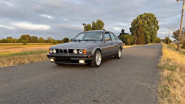 1991 BMW 5 Series 535i Sedan 4D