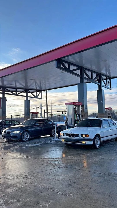1991 BMW E32 7 Series - Image 2 of 5