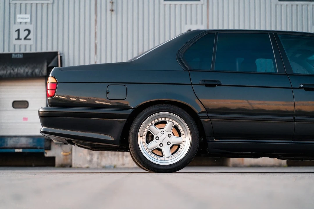 1991 BMW E32 7 Series - Image 17 of 30