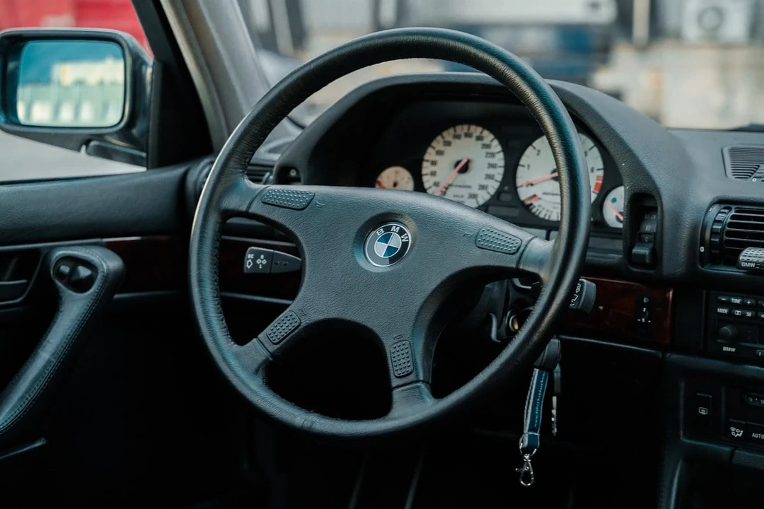1991 BMW E32 7 Series - Image 21 of 30