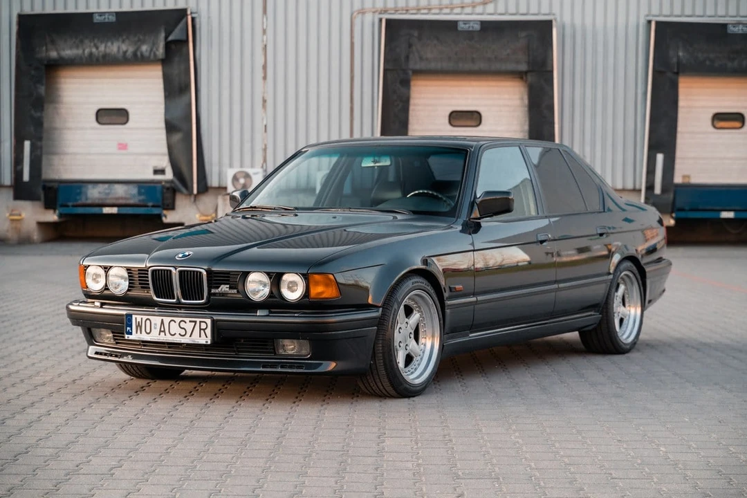 1991 BMW E32 7 Series - Image 6 of 30