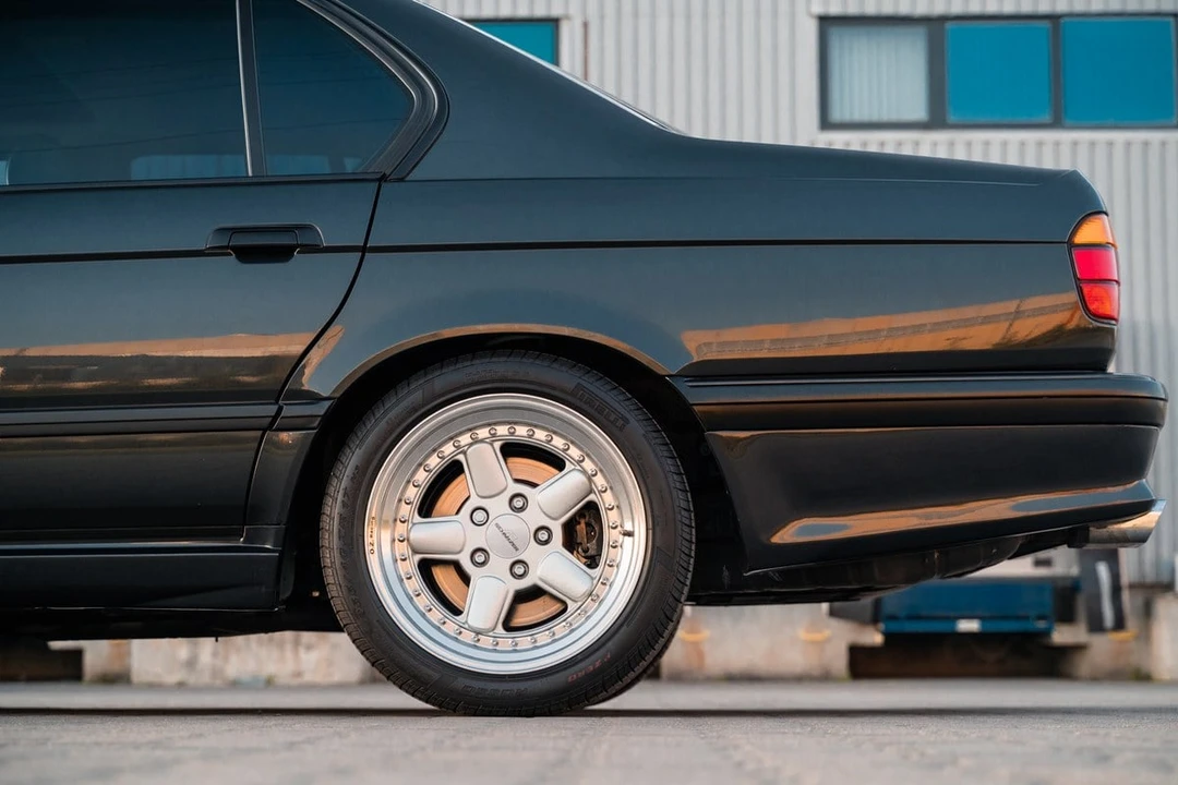 1991 BMW E32 7 Series - Image 16 of 30