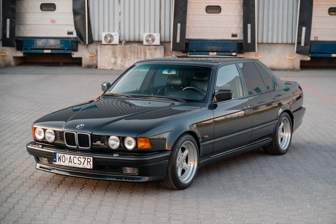 1991 BMW E32 7 Series - Image 5 of 30