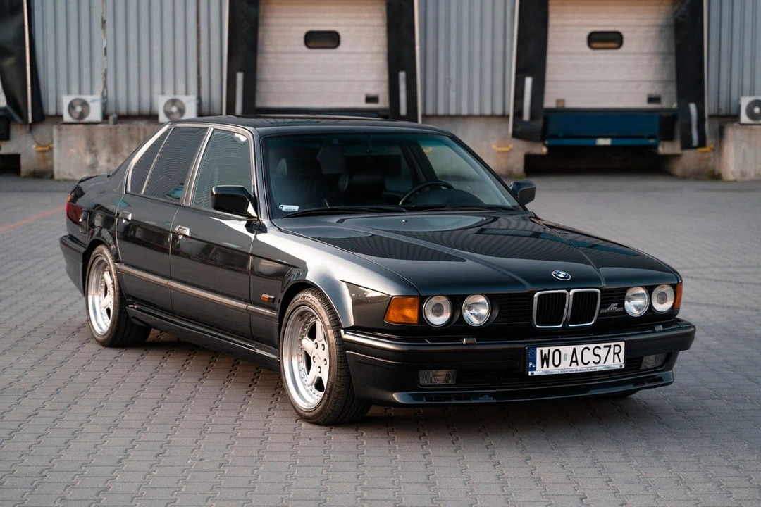 1991 BMW E32 7 Series - Image 3 of 30