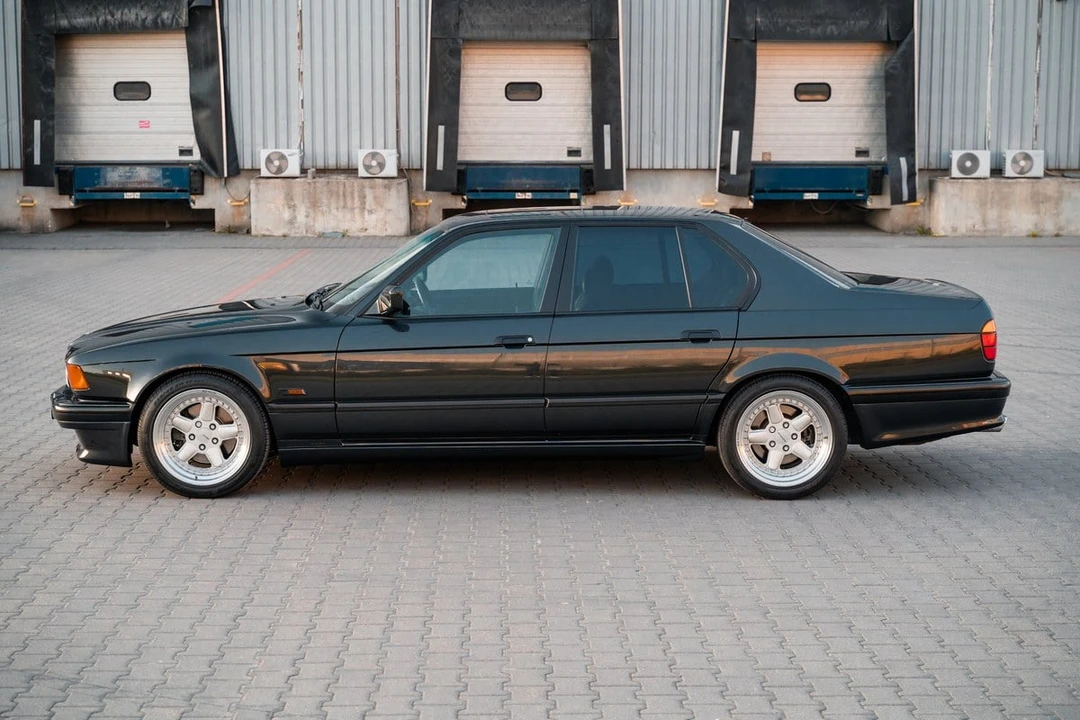 1991 BMW E32 7 Series - Image 9 of 30