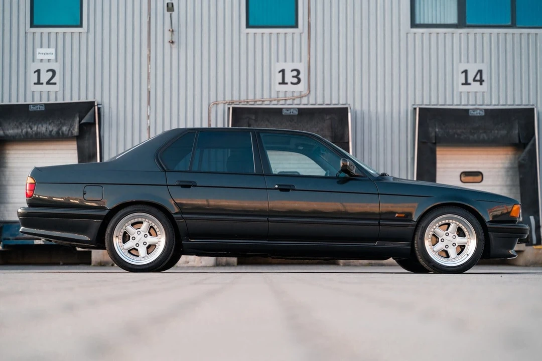 1991 BMW E32 7 Series - Image 11 of 30