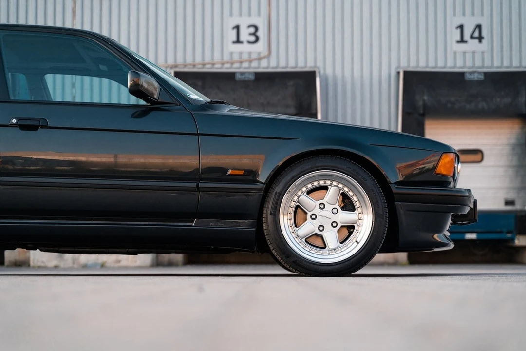 1991 BMW E32 7 Series - Image 18 of 30