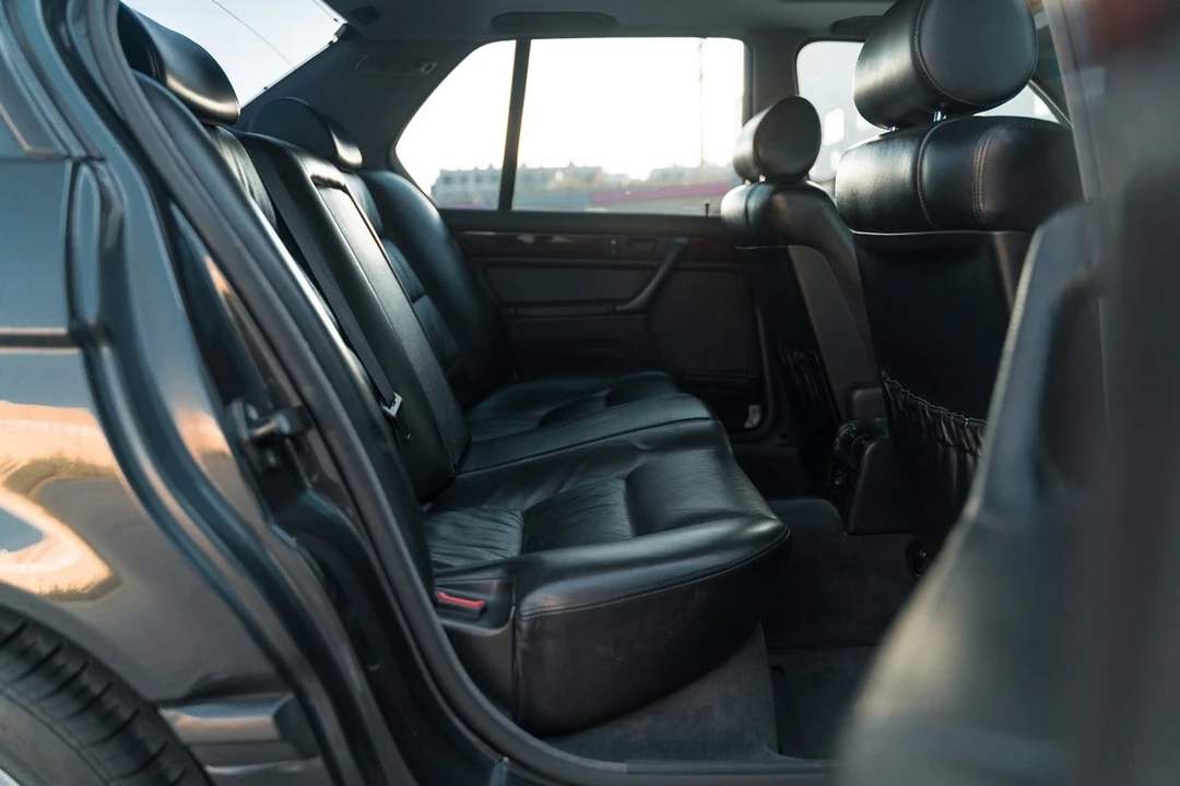 1991 BMW E32 7 Series - Image 28 of 30