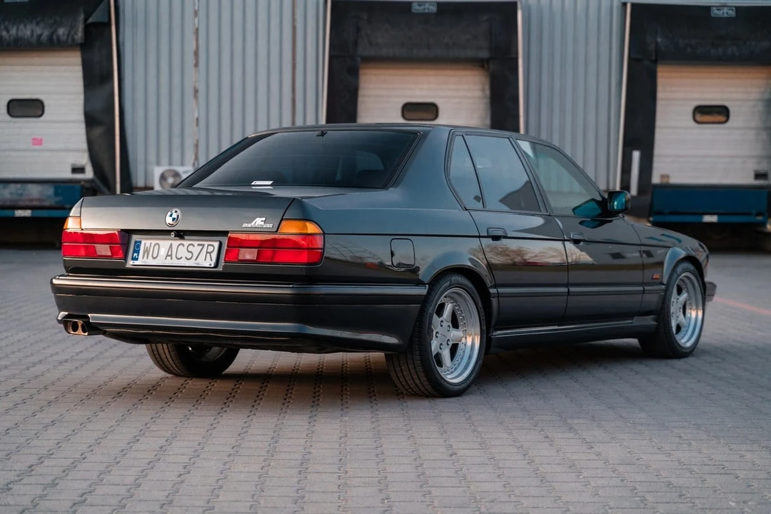 1991 BMW E32 7 Series - Image 13 of 30