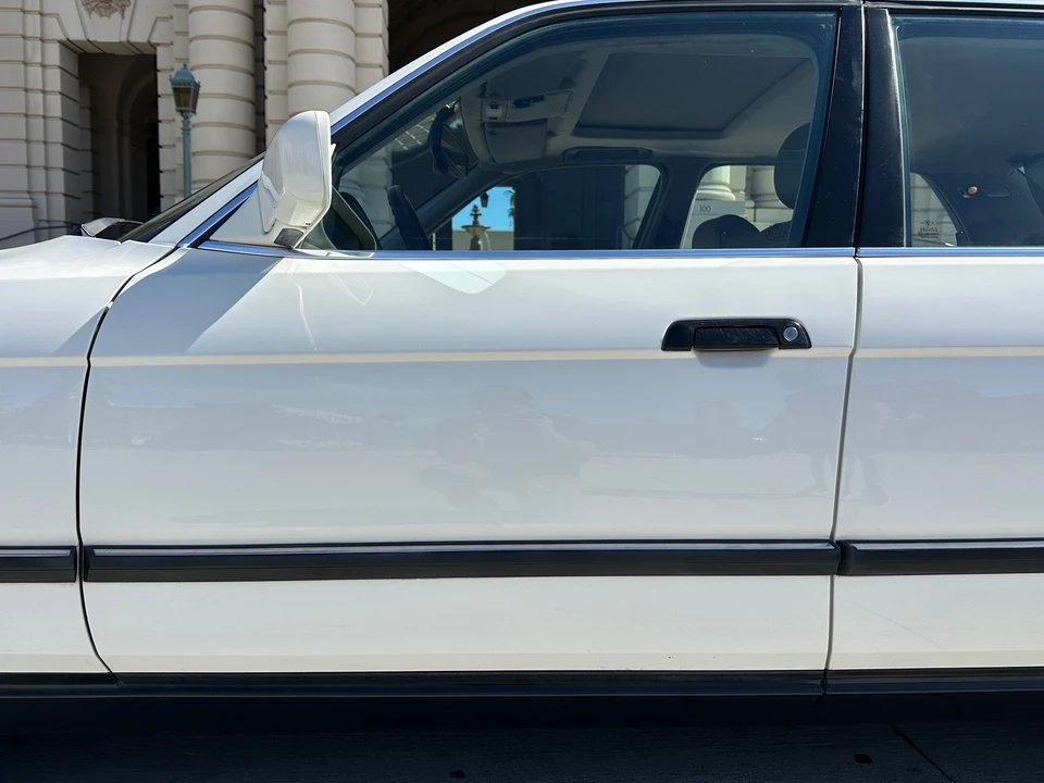 1991 BMW E32 7 Series - Image 30 of 31