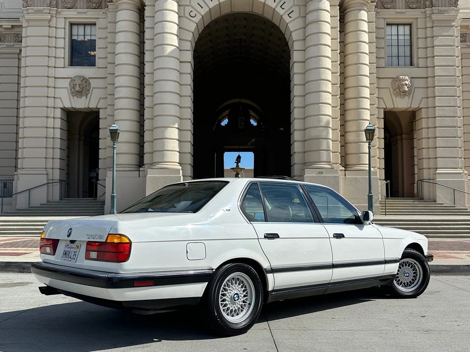 1991 BMW E32 7 Series - Image 10 of 31