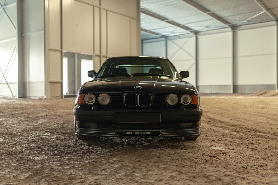 1991 BMW Alpina B10 - Image 2 of 31