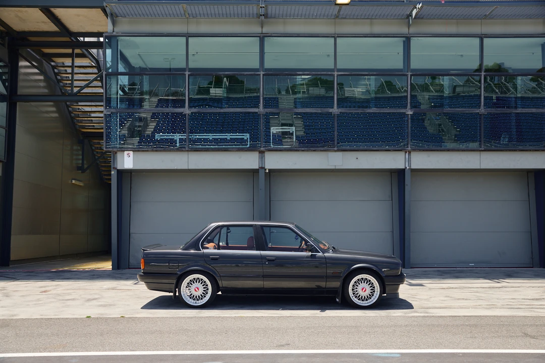 1990 BMW E30 3 Series - Image 3 of 31