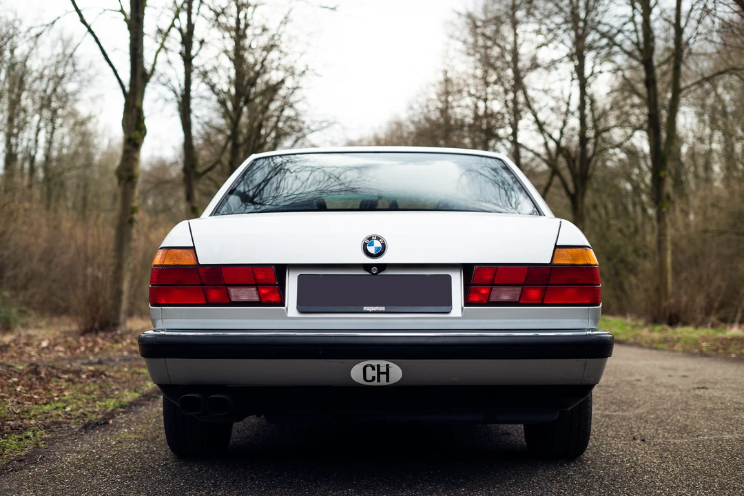 1991 BMW E32 7 Series - Image 12 of 31