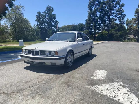 1991 BMW M5