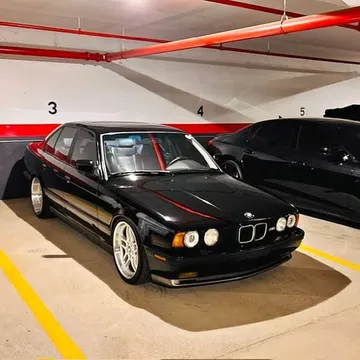 1991 BMW M5