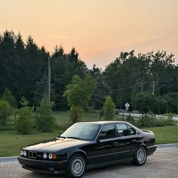 1991 BMW M5 Sedan