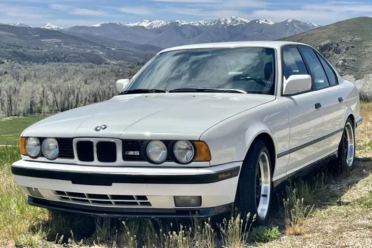 1991 BMW M5