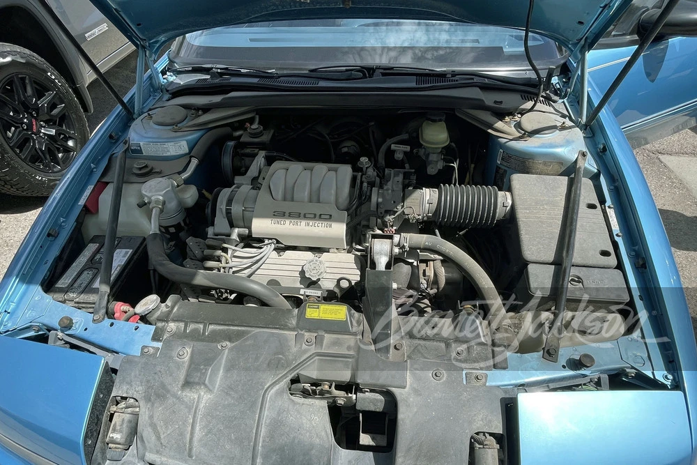 1991 Buick Reatta - Image 2 of 7