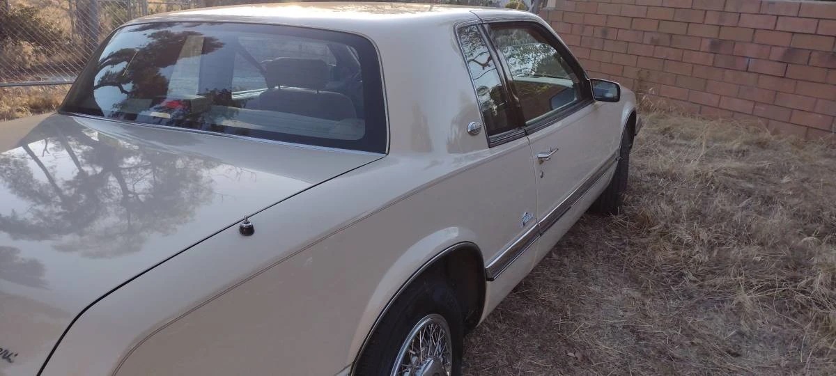 1991 Buick Riviera 4th-7th Gen - Image 8 of 23