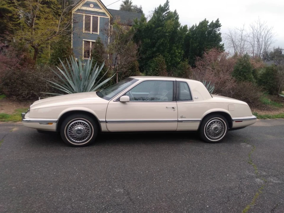 1991 Buick Riviera 4th-7th Gen - Image 19 of 23