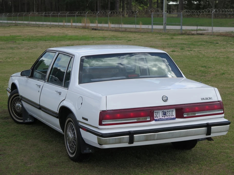 1991 Buick LeSabre - Image 2 of 4