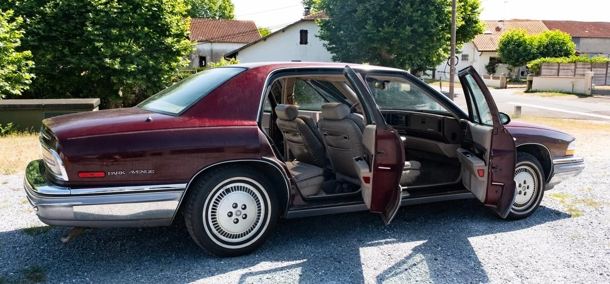 1991 Buick Park Avenue - Image 14 of 30