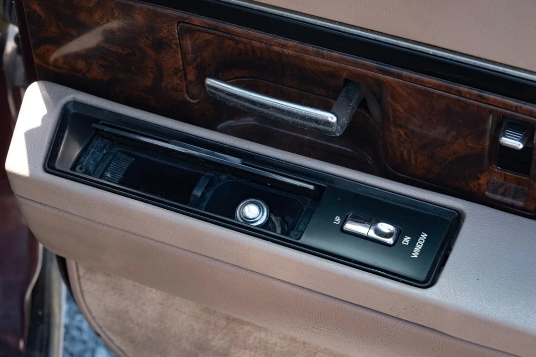 1991 Buick Park Avenue - Image 23 of 30