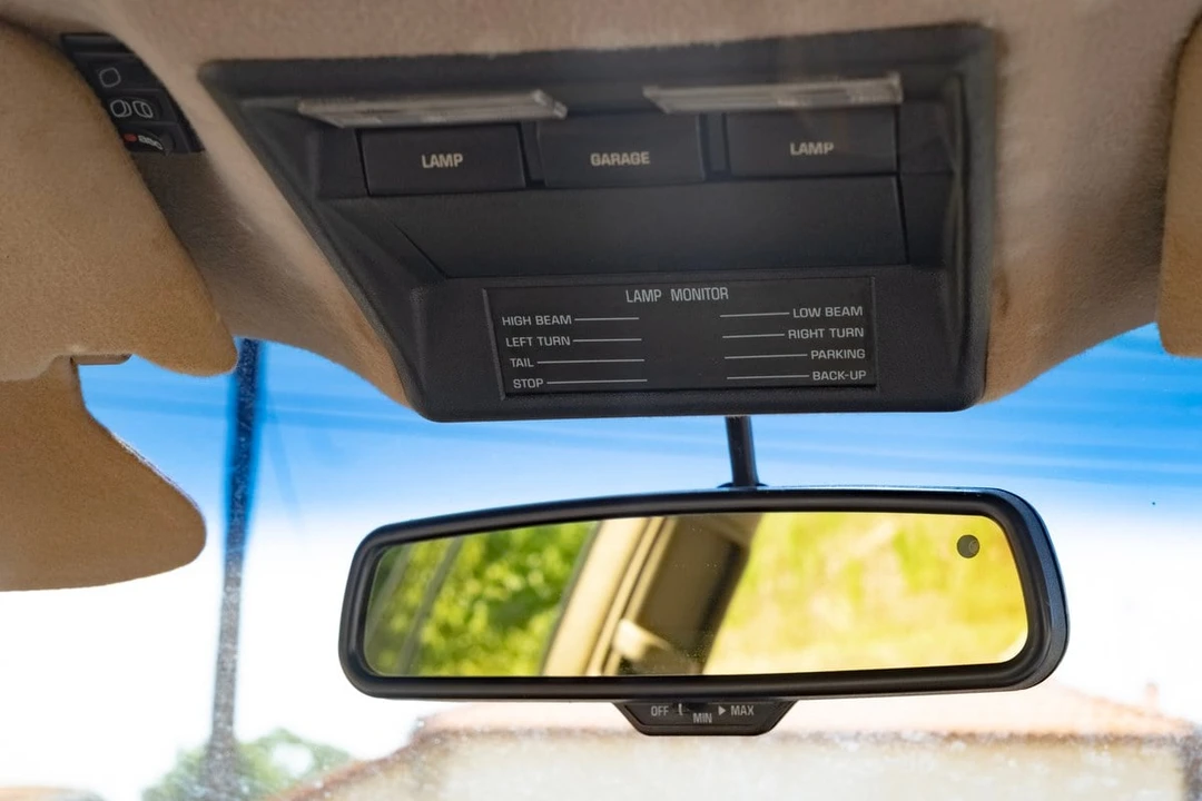 1991 Buick Park Avenue - Image 28 of 30