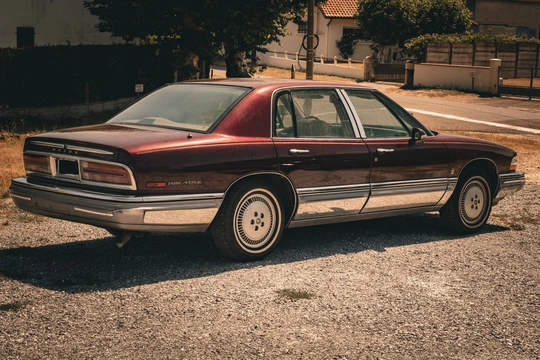 1991 Buick Park Avenue - Image 3 of 30