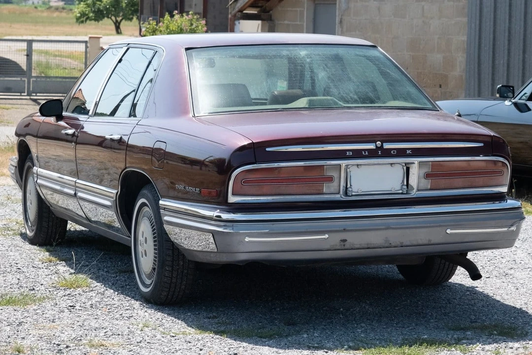 1991 Buick Park Avenue - Image 4 of 30