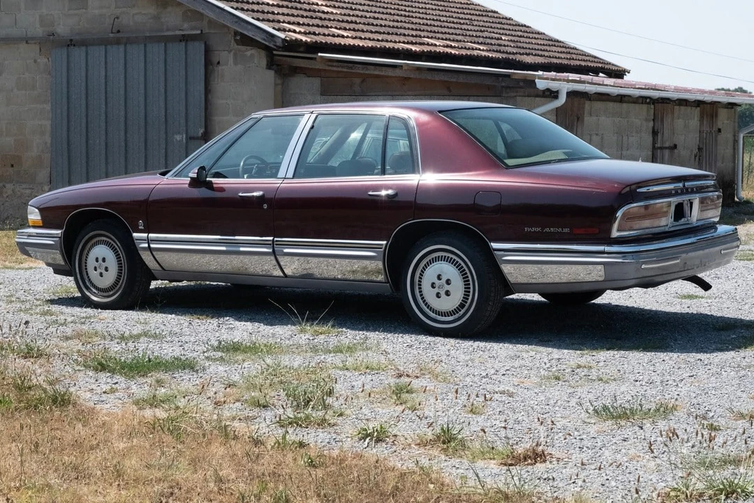1991 Buick Park Avenue - Image 5 of 30