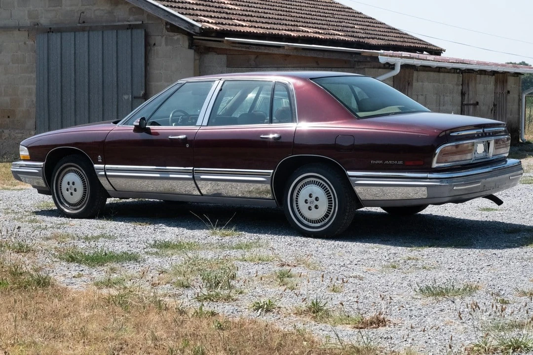 1991 Buick Park Avenue - Image 6 of 30