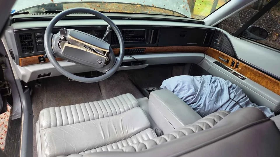 1991 Buick Park Avenue - Image 8 of 10