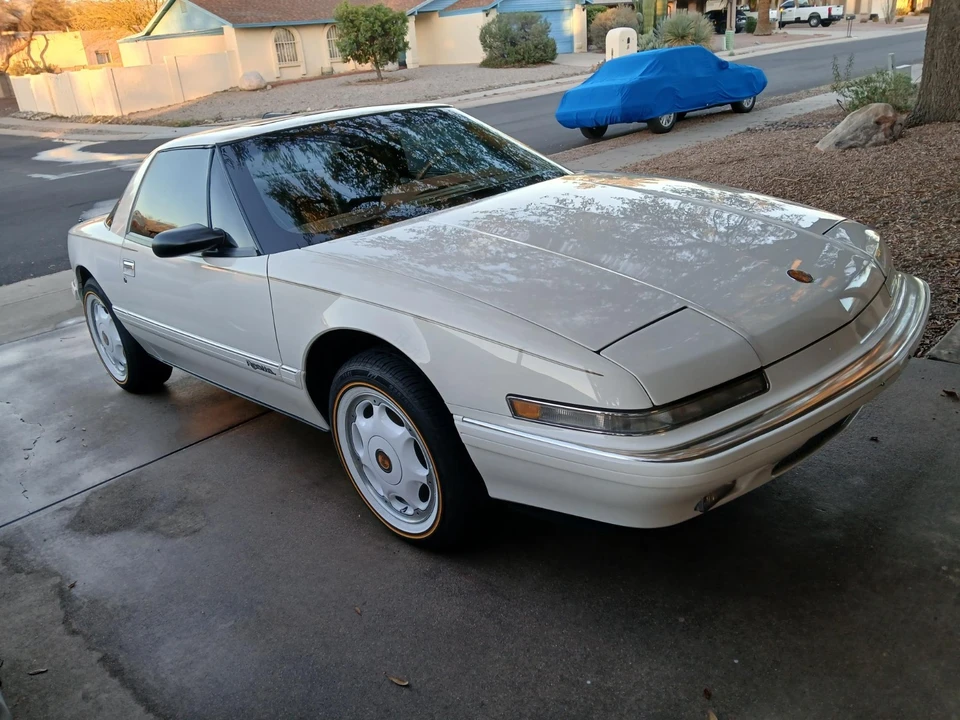 1991 Buick Reatta - Image 2 of 21