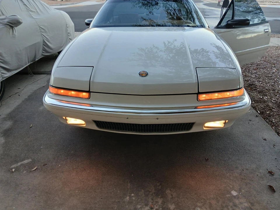 1991 Buick Reatta - Image 6 of 21