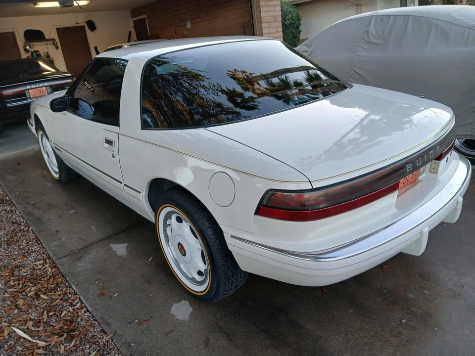 1991 Buick Reatta - Image 4 of 21