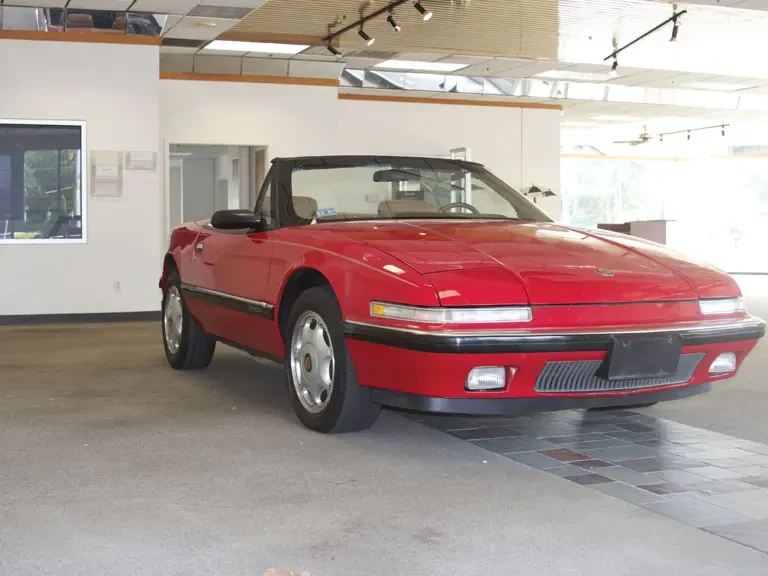 1991 Buick Reatta - Image 2 of 2