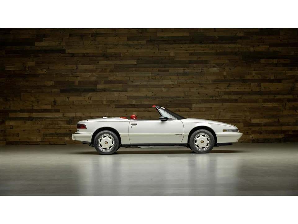 1991 Buick Reatta - Image 4 of 4