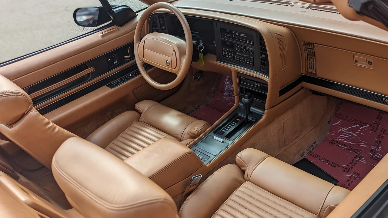 1991 Buick Reatta - Image 6 of 23