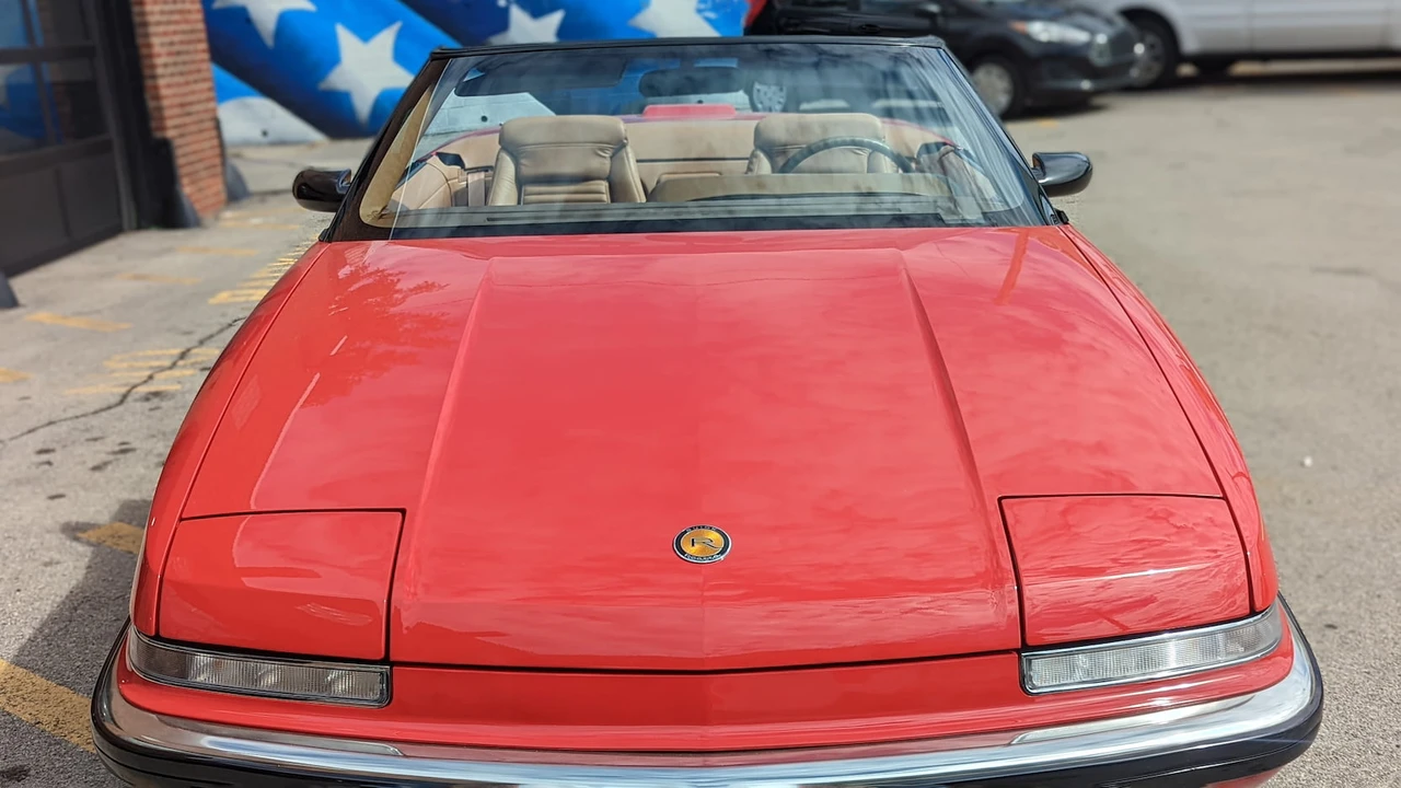 1991 Buick Reatta - Image 14 of 23