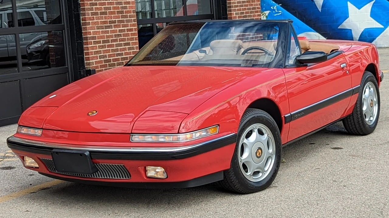 1991 Buick Reatta - Image 19 of 23