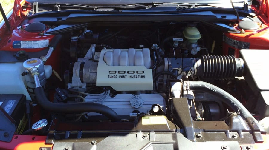 1991 Buick Reatta - Image 10 of 12