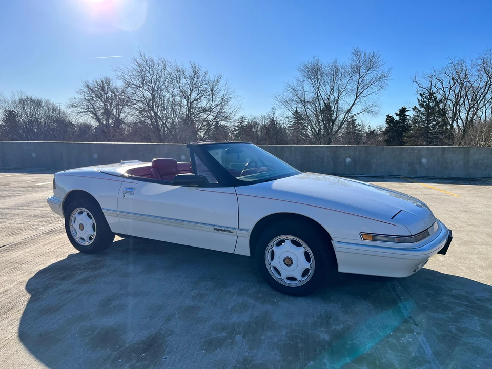 1991 Buick Reatta - Image 31 of 31
