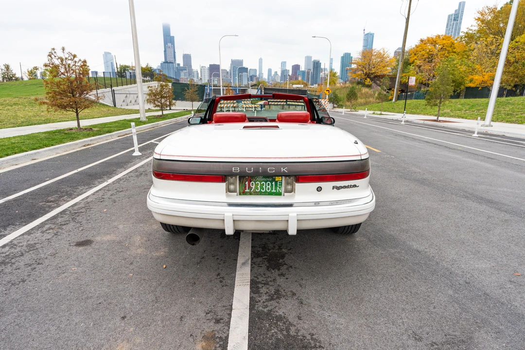 1991 Buick Reatta - Image 16 of 31