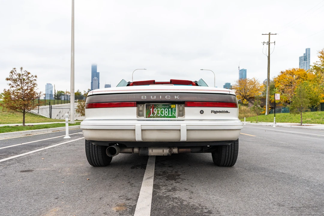 1991 Buick Reatta - Image 17 of 31