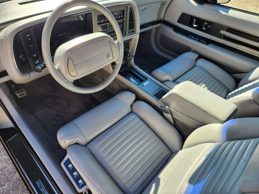 1991 Buick Reatta - Image 9 of 23