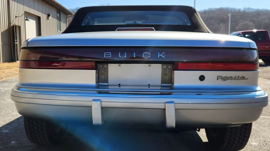 1991 Buick Reatta - Image 5 of 23