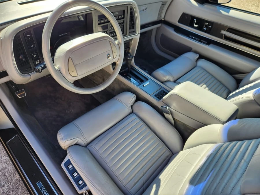 1991 Buick Reatta - Image 16 of 23