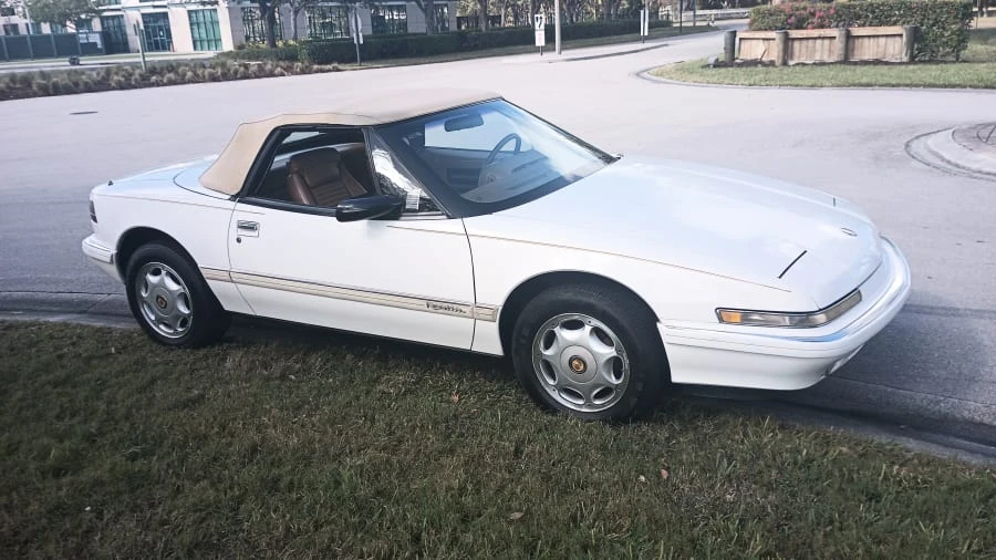 1991 Buick Reatta - Image 11 of 25